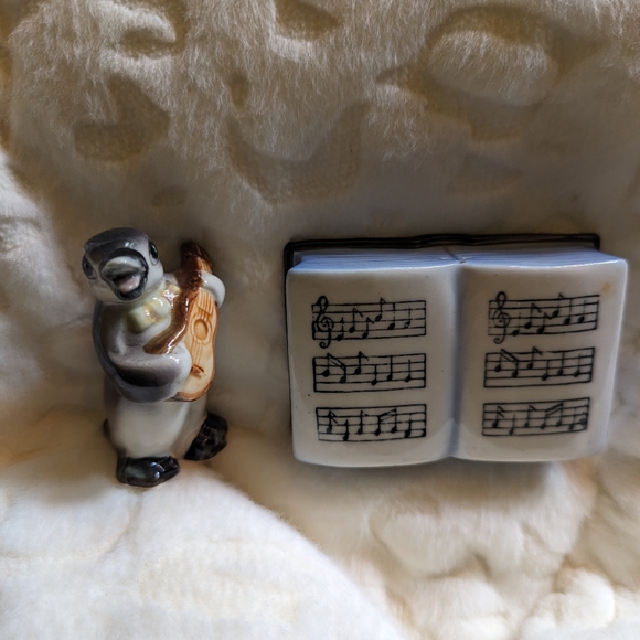 Vintage Other - Vintage Penguin and songbook salt and pepper